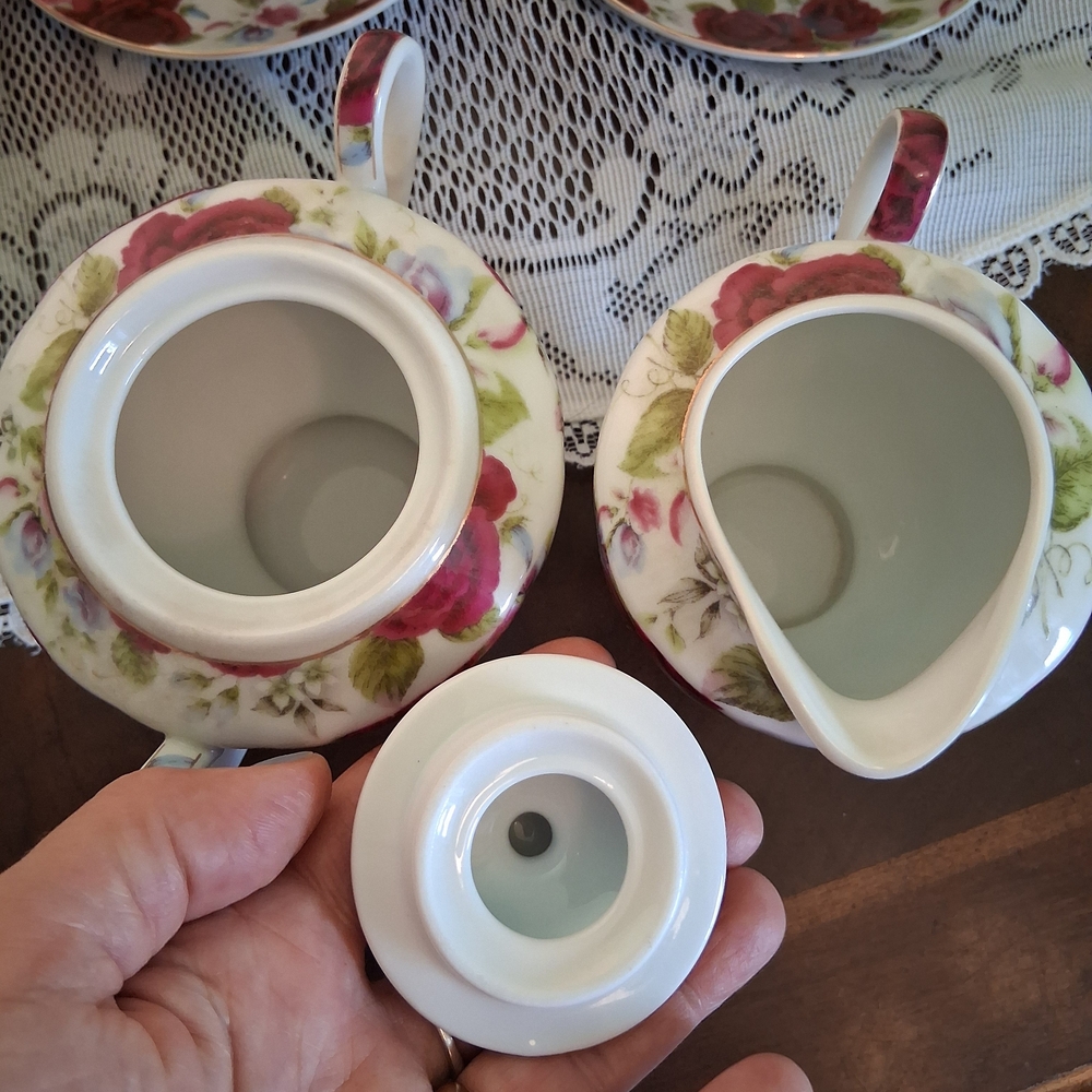 17 Pc Floral Tea Set with Red Roses - Picture 11 of 16